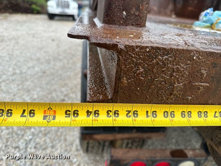 image for item EH6641 1999 International 4900 roll-off container truck