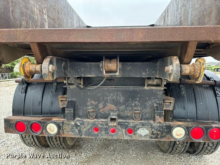 image for item EH6641 1999 International 4900 roll-off container truck