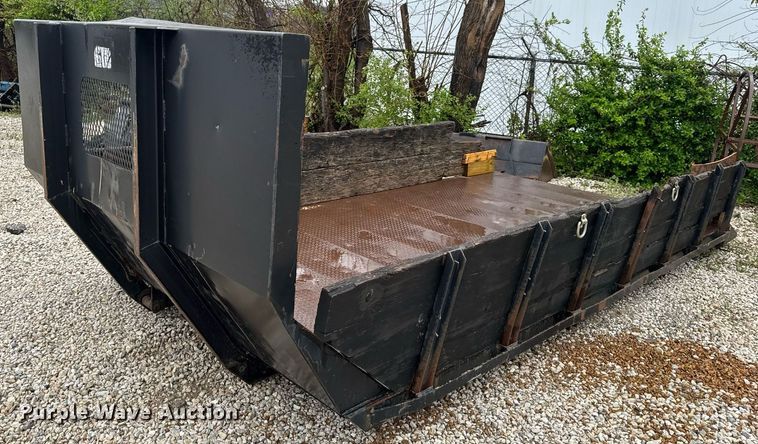 image for item EH6641 1999 International 4900 roll-off container truck