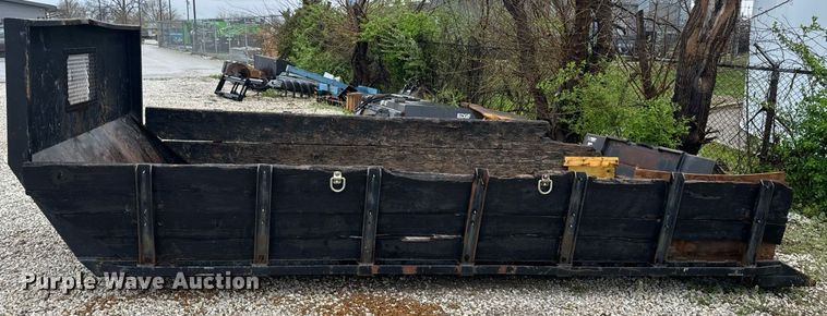 image for item EH6641 1999 International 4900 roll-off container truck