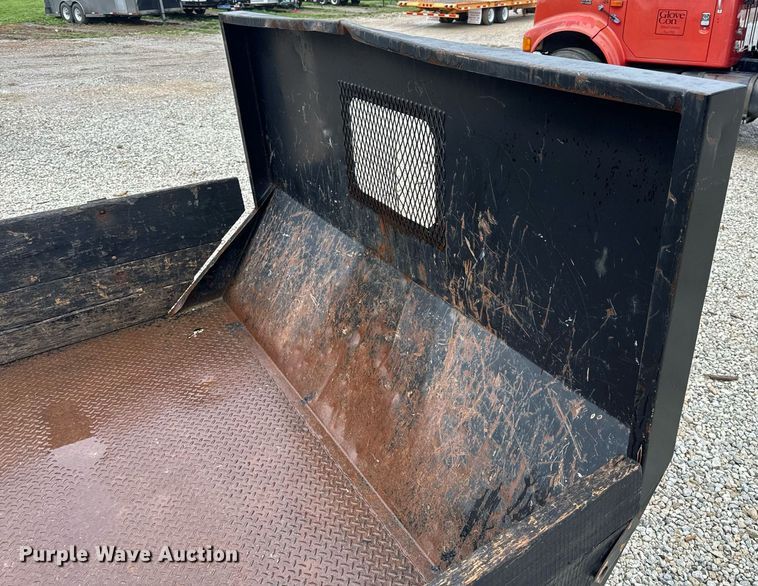 image for item EH6641 1999 International 4900 roll-off container truck