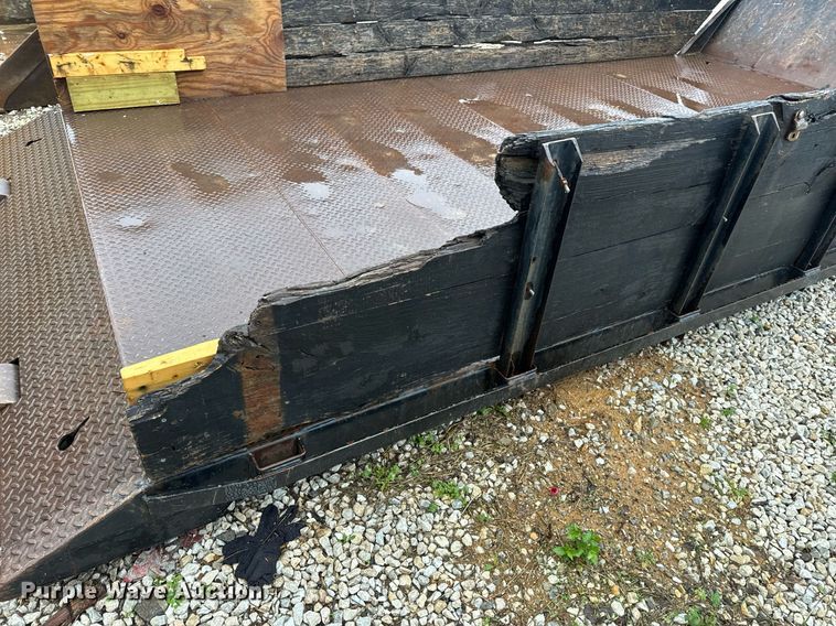 image for item EH6641 1999 International 4900 roll-off container truck