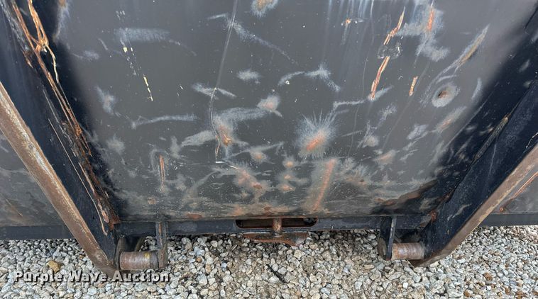 image for item EH6641 1999 International 4900 roll-off container truck