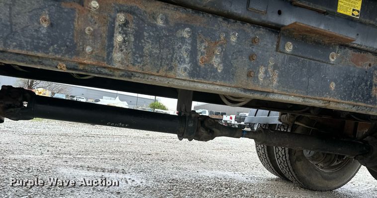 image for item EH6641 1999 International 4900 roll-off container truck