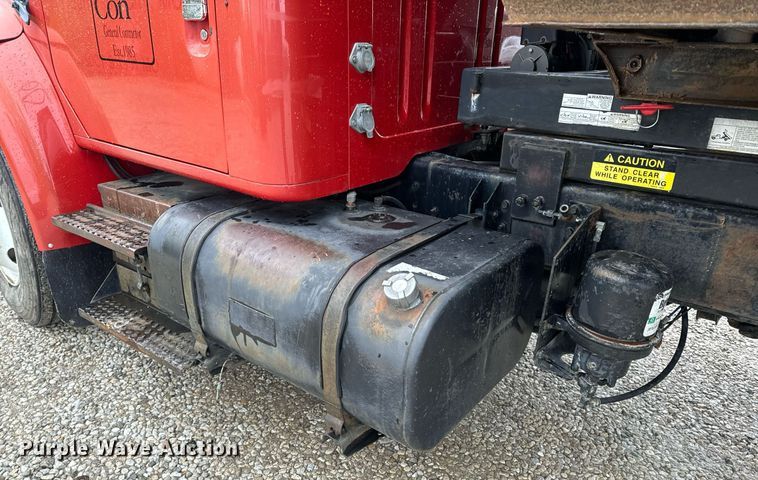 image for item EH6641 1999 International 4900 roll-off container truck