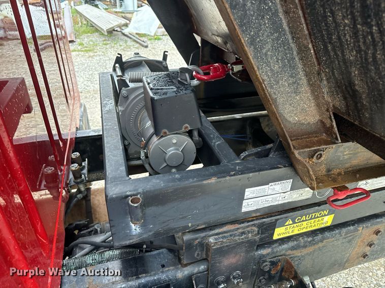 image for item EH6641 1999 International 4900 roll-off container truck