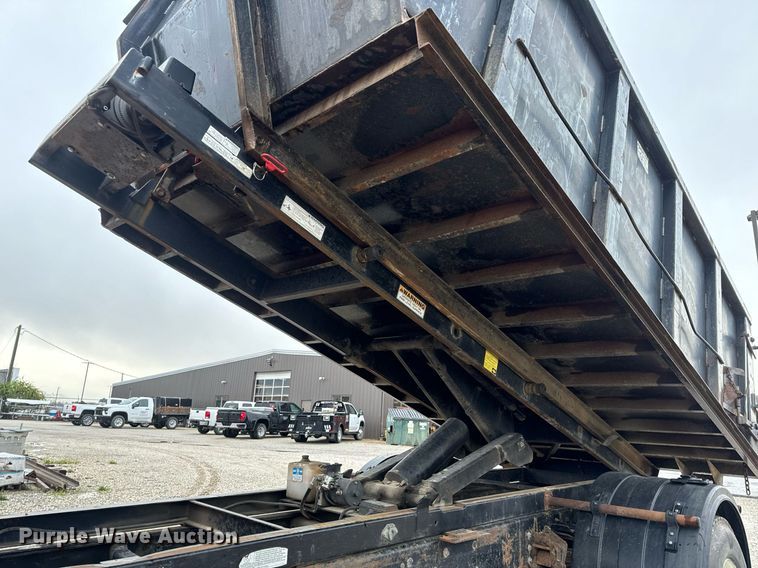 image for item EH6641 1999 International 4900 roll-off container truck