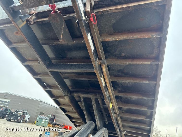 image for item EH6641 1999 International 4900 roll-off container truck