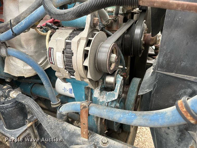 image for item EH6641 1999 International 4900 roll-off container truck