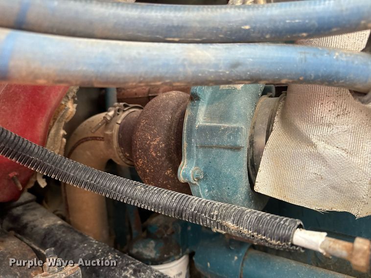 image for item EH6641 1999 International 4900 roll-off container truck