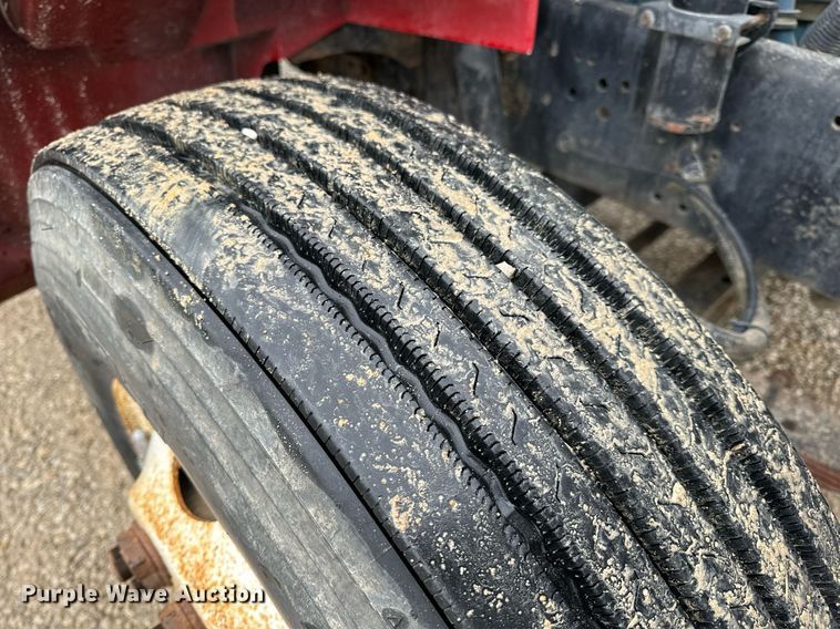 image for item EH6641 1999 International 4900 roll-off container truck