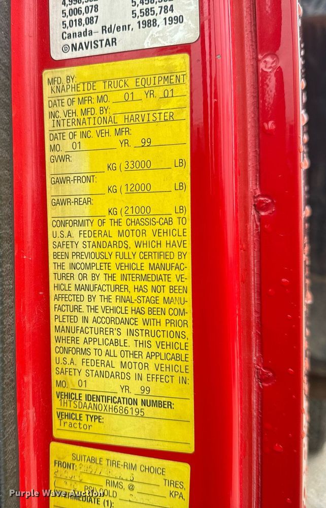 image for item EH6641 1999 International 4900 roll-off container truck