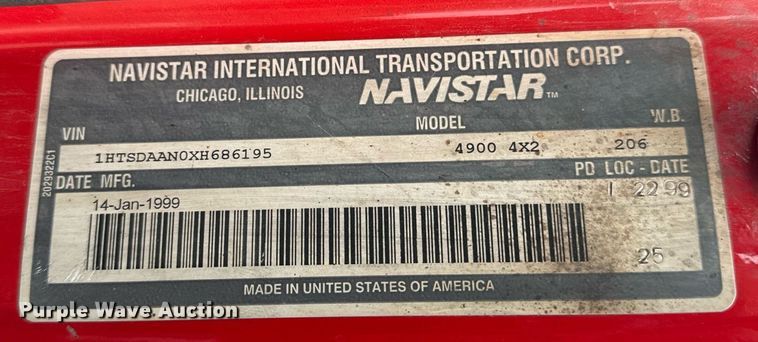 image for item EH6641 1999 International 4900 roll-off container truck