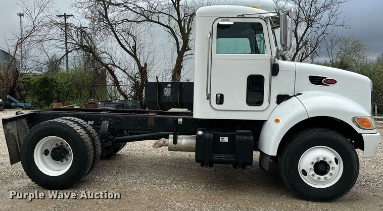 image for item EH6642 2005 Peterbilt PB335 truck cab and chassis