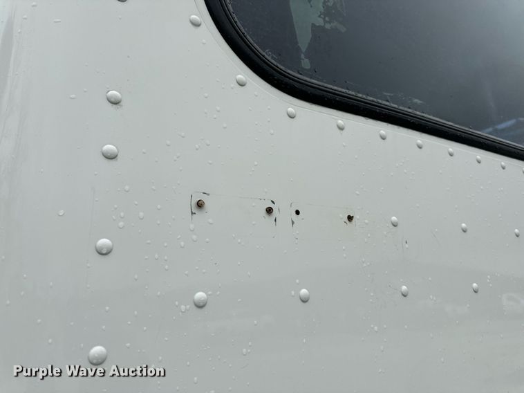 image for item EH6642 2005 Peterbilt PB335 truck cab and chassis