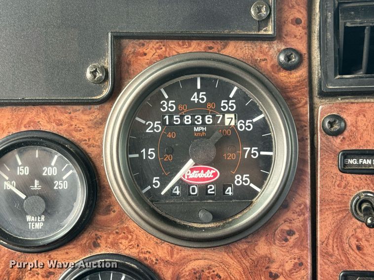 image for item EH6642 2005 Peterbilt PB335 truck cab and chassis