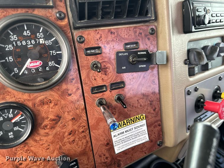 image for item EH6642 2005 Peterbilt PB335 truck cab and chassis