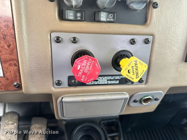 image for item EH6642 2005 Peterbilt PB335 truck cab and chassis