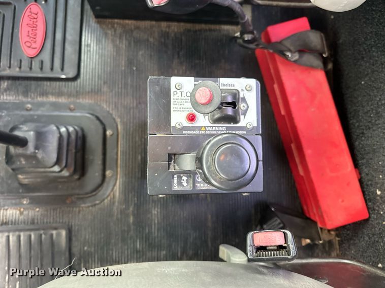 image for item EH6642 2005 Peterbilt PB335 truck cab and chassis