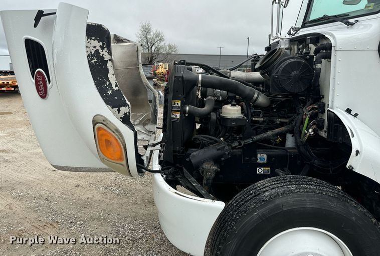 image for item EH6642 2005 Peterbilt PB335 truck cab and chassis