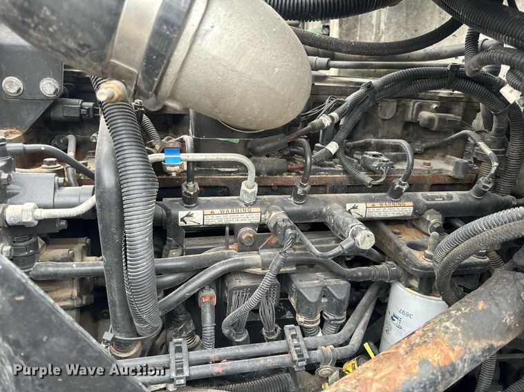 image for item EH6642 2005 Peterbilt PB335 truck cab and chassis