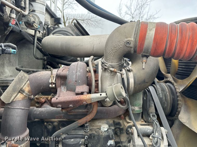 image for item EH6642 2005 Peterbilt PB335 truck cab and chassis