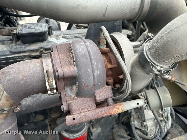 image for item EH6642 2005 Peterbilt PB335 truck cab and chassis