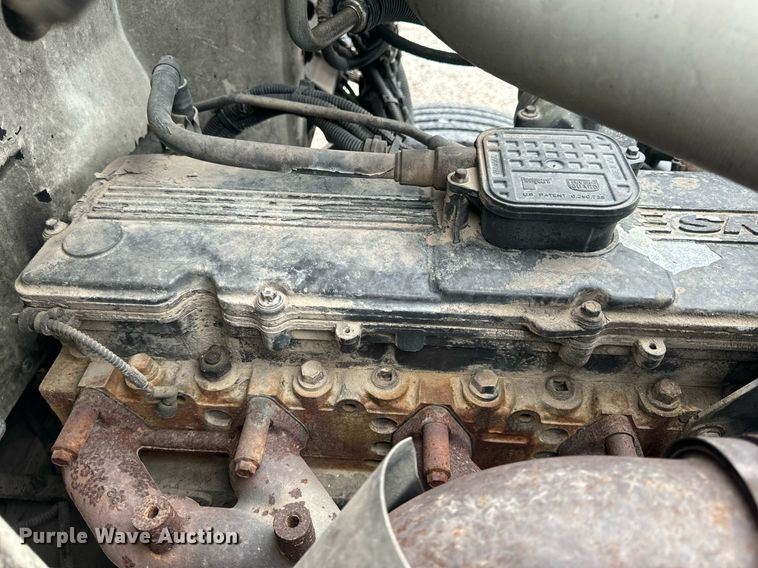 image for item EH6642 2005 Peterbilt PB335 truck cab and chassis