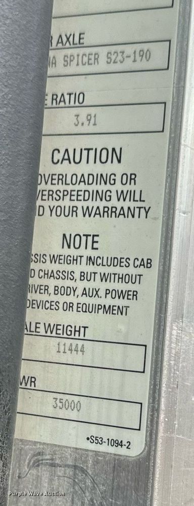 image for item EH6642 2005 Peterbilt PB335 truck cab and chassis