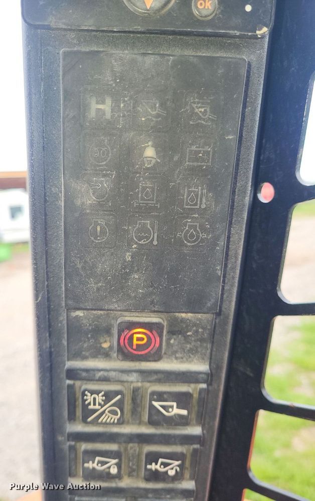 image for item EJ0361 2020 Gehl RT135 tracked skid steer loader