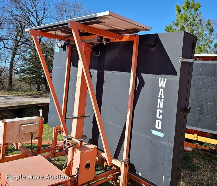 image for item EJ6120 2003 Wanco WILMB-S-LL(A)M message board trailer