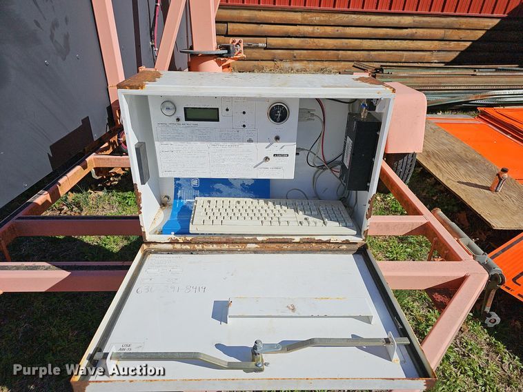 image for item EJ6120 2003 Wanco WILMB-S-LL(A)M message board trailer