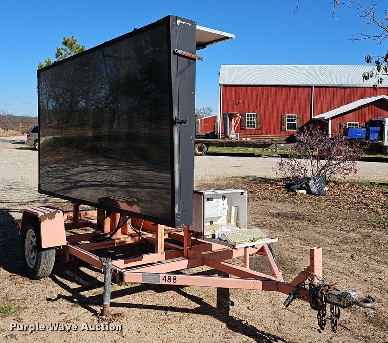 image for item EJ6121 2003 Wanco WTLMB-S-LL(A) message board trailer 