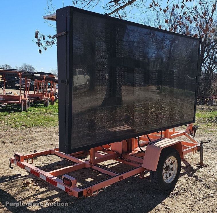 image for item EJ6121 2003 Wanco WTLMB-S-LL(A) message board trailer 