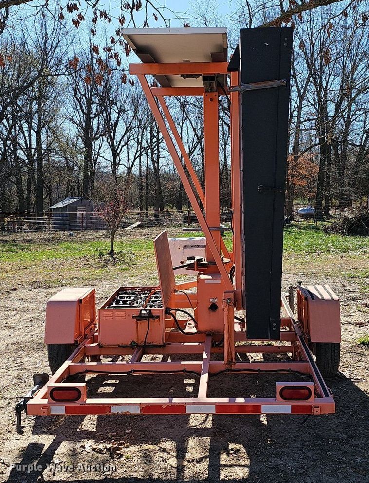 image for item EJ6121 2003 Wanco WTLMB-S-LL(A) message board trailer 