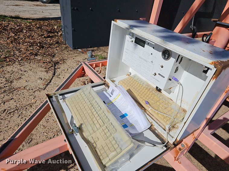 image for item EJ6121 2003 Wanco WTLMB-S-LL(A) message board trailer 