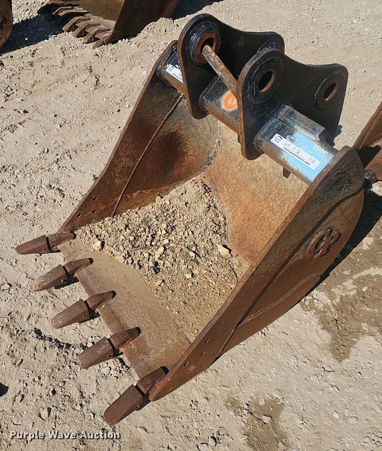 image for item EJ6124 (3) backhoe buckets