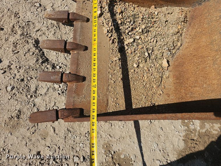 image for item EJ6124 (3) backhoe buckets