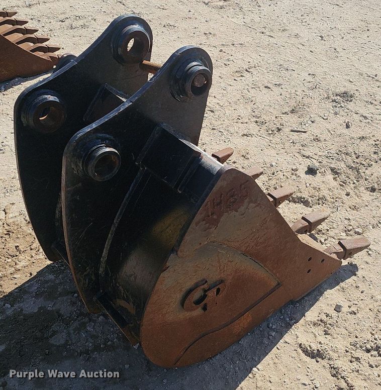 image for item EJ6124 (3) backhoe buckets