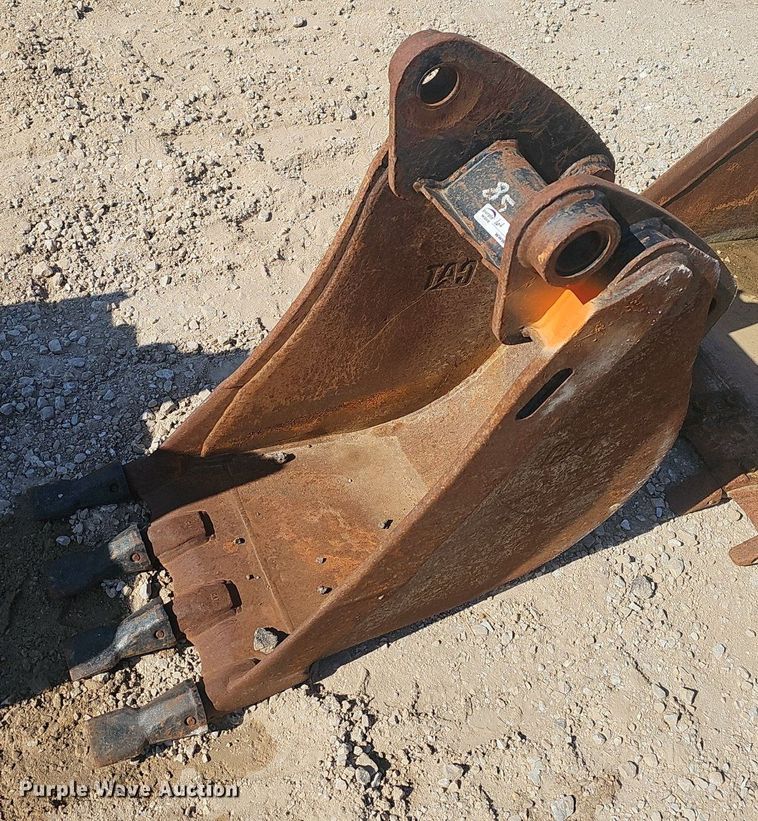 image for item EJ6124 (3) backhoe buckets