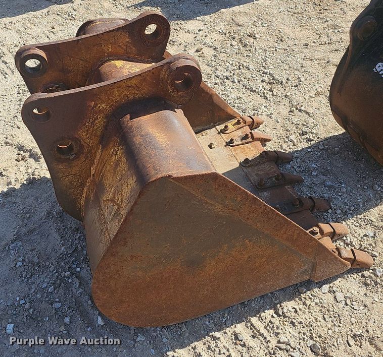 image for item EJ6124 (3) backhoe buckets