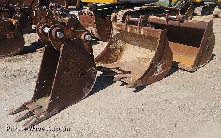 image for item EJ6129 (3) excavator buckets