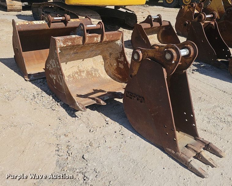 image for item EJ6129 (3) excavator buckets