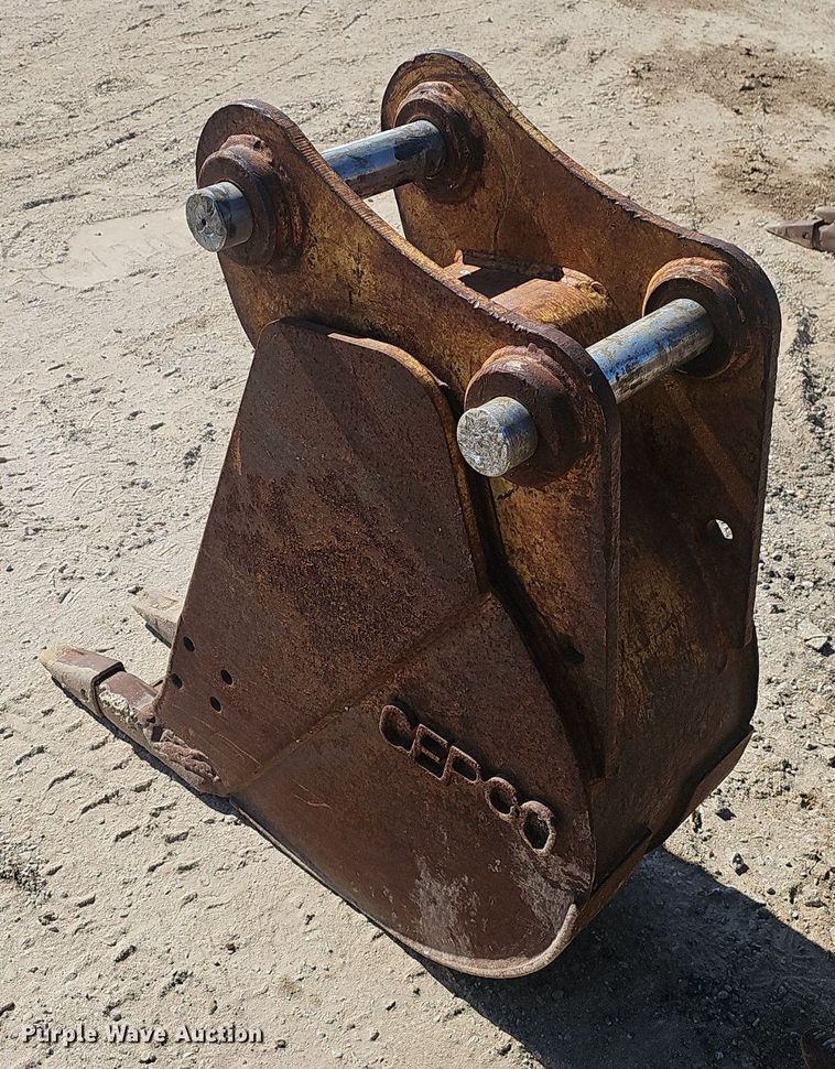 image for item EJ6129 (3) excavator buckets