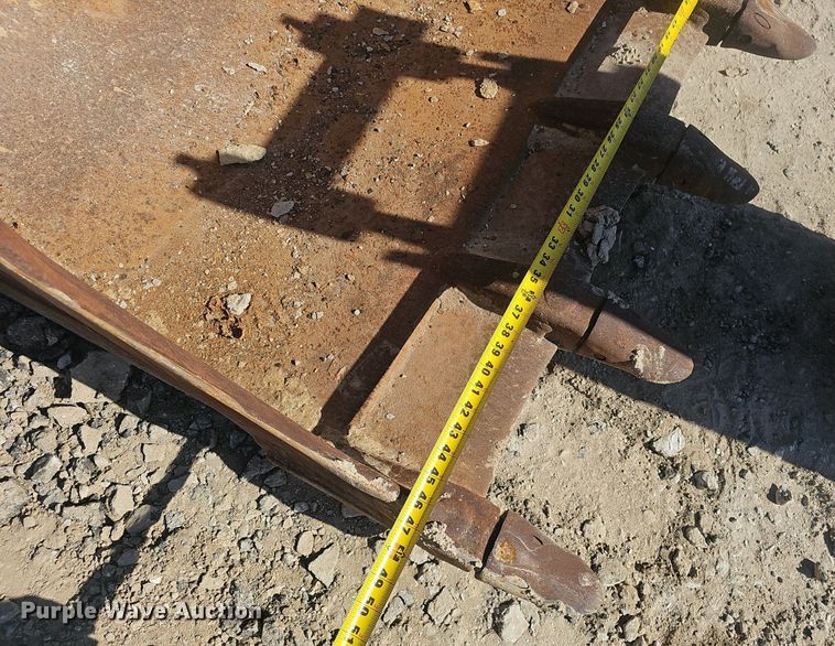 image for item EJ6129 (3) excavator buckets