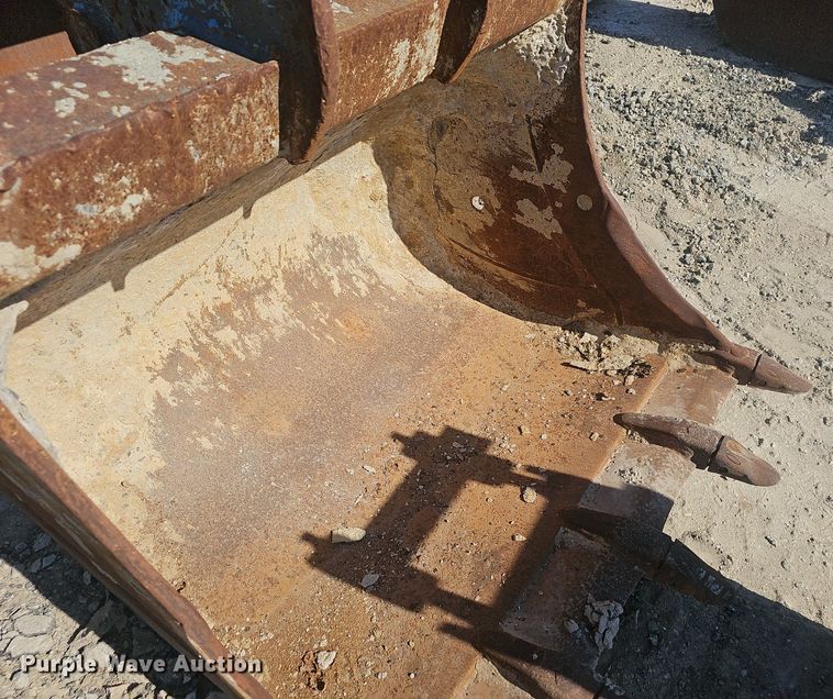 image for item EJ6129 (3) excavator buckets