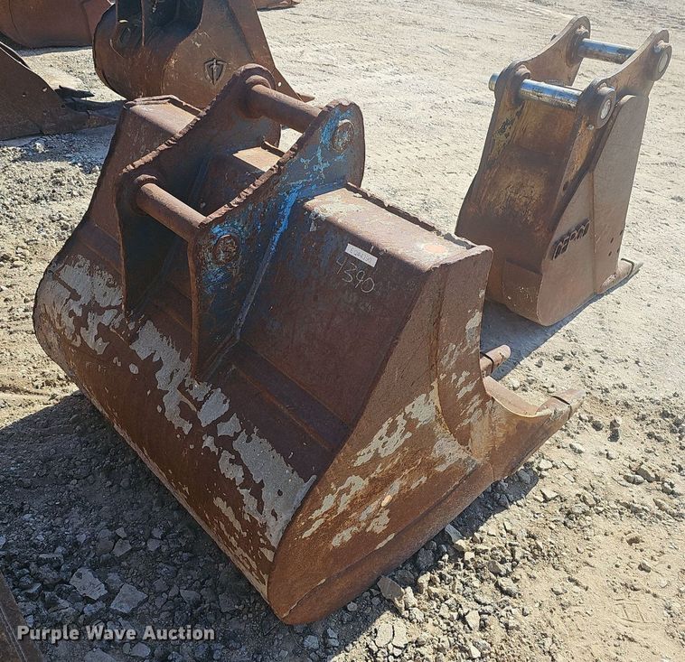image for item EJ6129 (3) excavator buckets