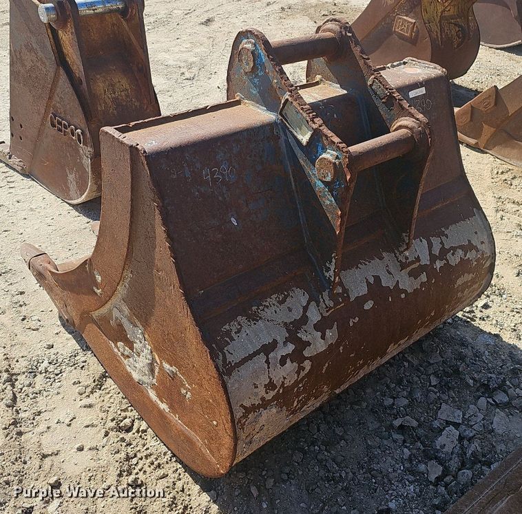 image for item EJ6129 (3) excavator buckets