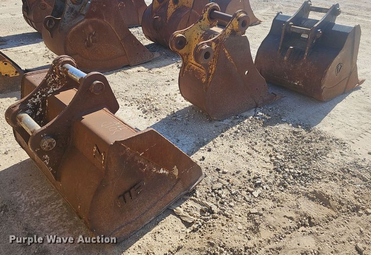 image for item EJ6130 (3) excavator bucket