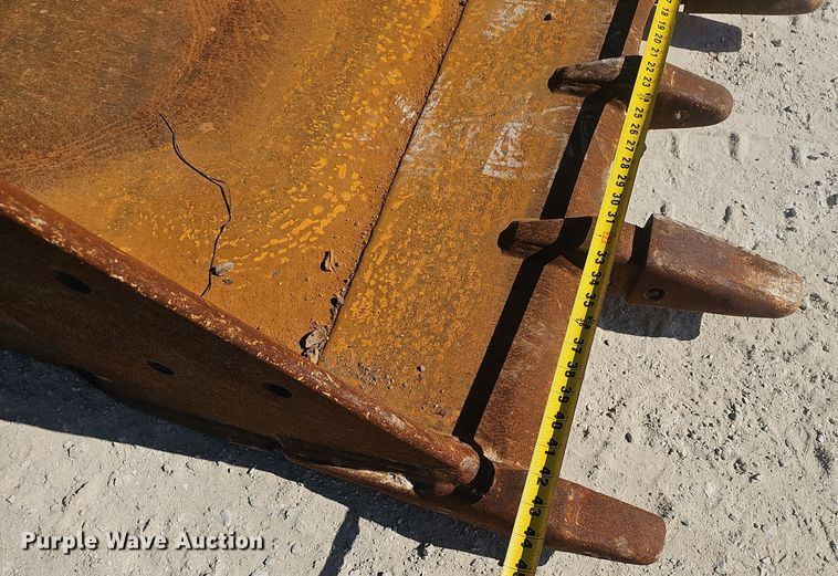 image for item EJ6130 (3) excavator bucket